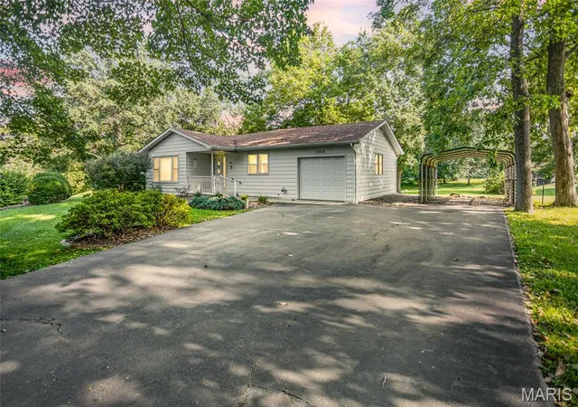 2nd image of 13810 Klaus Lake Rd, Highland, IL 62249 | MLS# MIS26048745
