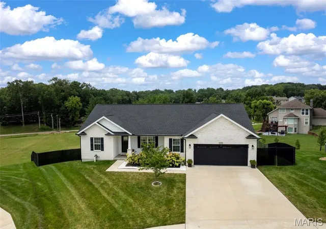 Photo 2 of Single family home for sale at 859 Lochinvar Ln, Cape Girardeau, MO 63701 | MLS# MIS26048756 | Listing updated on 2026-09-07