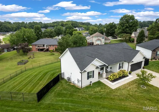 Photo 3 of Single family home for sale at 859 Lochinvar Ln, Cape Girardeau, MO 63701 | MLS# MIS26048756 | Listing updated on 2026-09-07
