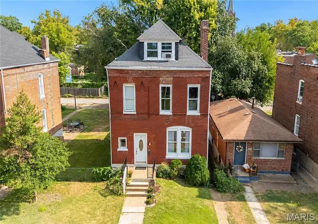 Photo 1 of Sale Pending at 915 Bates St, Saint Louis, MO 63111 | MLS# MIS26048783 | Listing updated on 2026-10-08