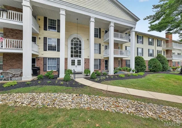 Photo 3 of Condo for sale at 1530 Bedford Forge Ct #15, Chesterfield, MO 63017 | MLS# MIS26048791 | Listing updated on 2026-08-29