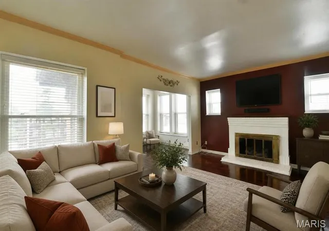 Photo 2 of Condo for sale at 5567 Pershing Ave #3W, Saint Louis, MO 63112 | MLS# MIS26048809 | Listing updated on 2026-08-21