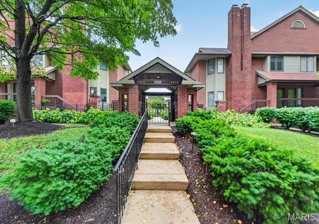 Photo 1 of Sale Pending at 4465 W Pine Blvd #19, Saint Louis, MO 63108 | MLS# MIS26048812 | Listing updated on 2026-08-26
