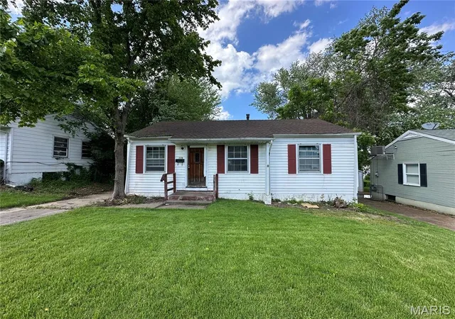 Photo 1 of Single family home for sale at 339 Crawford Rd, Saint Louis, MO 63137 | MLS# MIS26048816 | Listing updated on 2026-08-07