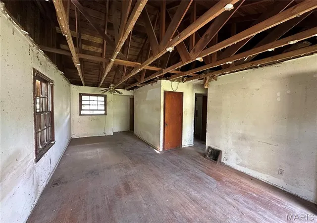 Photo 2 of Single family home for sale at 339 Crawford Rd, Saint Louis, MO 63137 | MLS# MIS26048816 | Listing updated on 2026-08-07