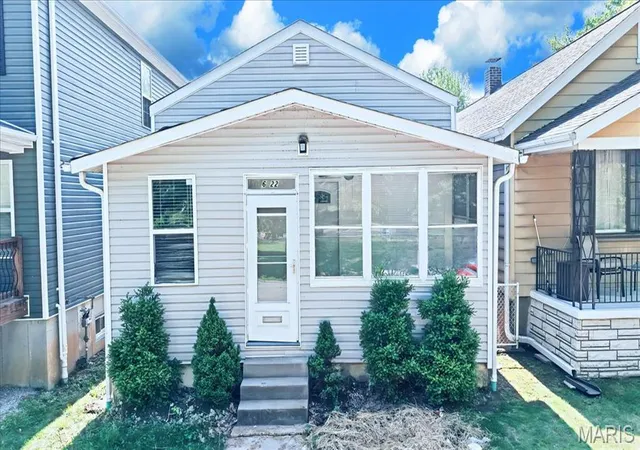 Photo 1 of Single family home for sale at 6222 Carlsbad Ave, Saint Louis, MO 63116 | MLS# MIS26048817 | Listing updated on 2026-09-14
