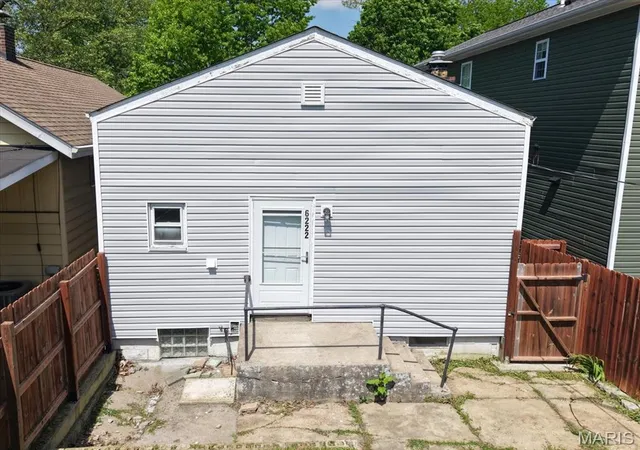 Photo 3 of Single family home for sale at 6222 Carlsbad Ave, Saint Louis, MO 63116 | MLS# MIS26048817 | Listing updated on 2026-09-14