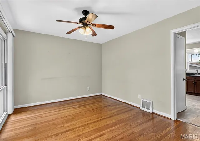 3rd image of 2898 Lesmer Ct, Saint Louis, MO 63114 | MLS# MIS26048823