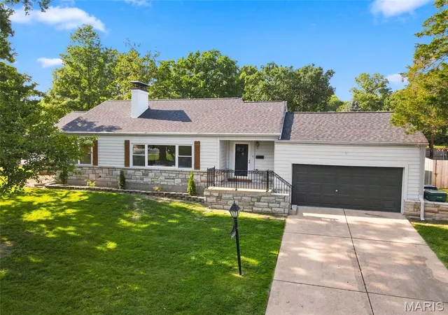 Photo 1 of Sale Pending at 1463 Ronald Dr, Saint Louis, MO 63119 | MLS# MIS26048826 | Listing updated on 2026-09-12