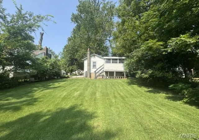 Photo 3 of Single family home for sale at 324 N Floridale, Saint Louis, MO 63135 | MLS# MIS26048830 | Listing updated on 2026-09-16