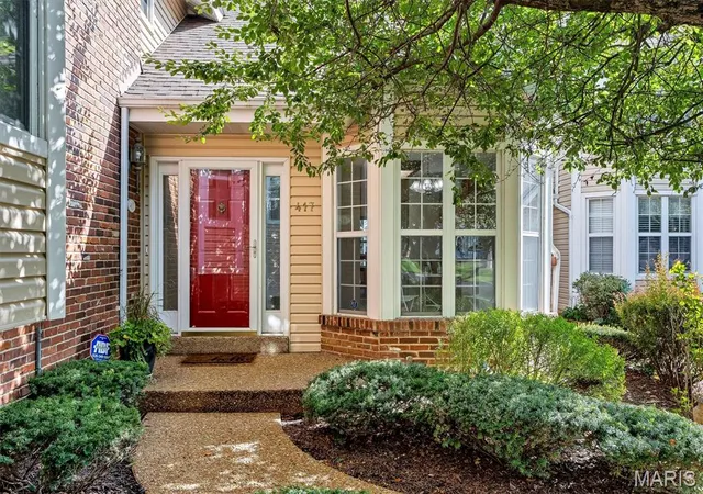 1st image of 417 Meramec Wy #4, Saint Charles, MO 63303 | MLS# MIS26048834