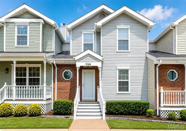 Photo 1 of Sale Pending at 3166 Carrsville Ct, Saint Louis, MO 63139 | MLS# MIS26048848 | Listing updated on 2026-08-20