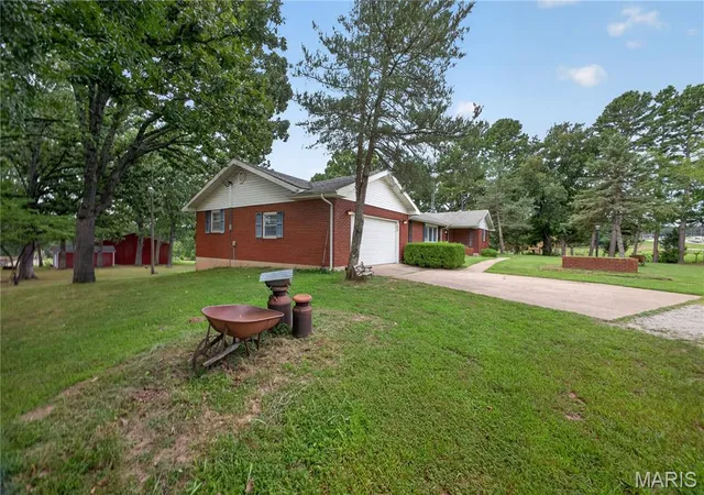 Photo 1 of Single family home for sale at 21994 Spruce Rd, Waynesville, MO 65583 | MLS# MIS26048849 | Listing updated on 2026-09-20