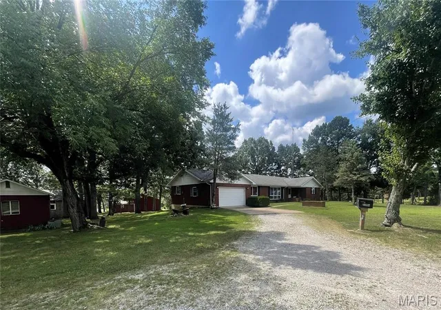 Photo 3 of Single family home for sale at 21994 Spruce Rd, Waynesville, MO 65583 | MLS# MIS26048849 | Listing updated on 2026-10-08