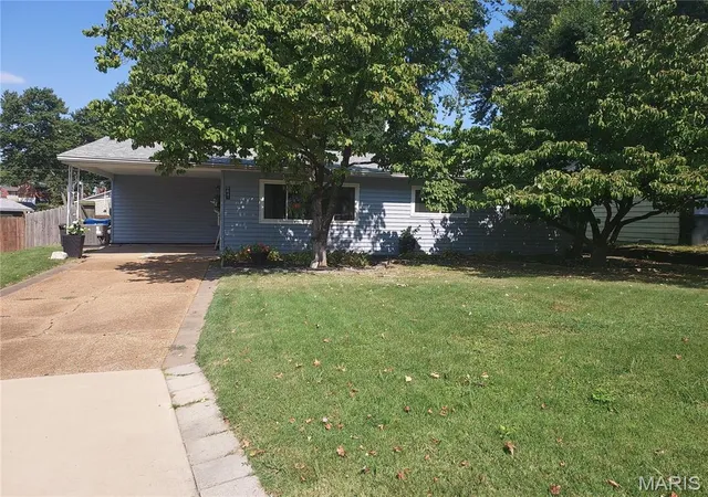 Photo 1 of Single family home for sale at 9841 Tanbark Ln, Saint Louis, MO 63134 | MLS# MIS26048854 | Listing updated on 2026-09-14