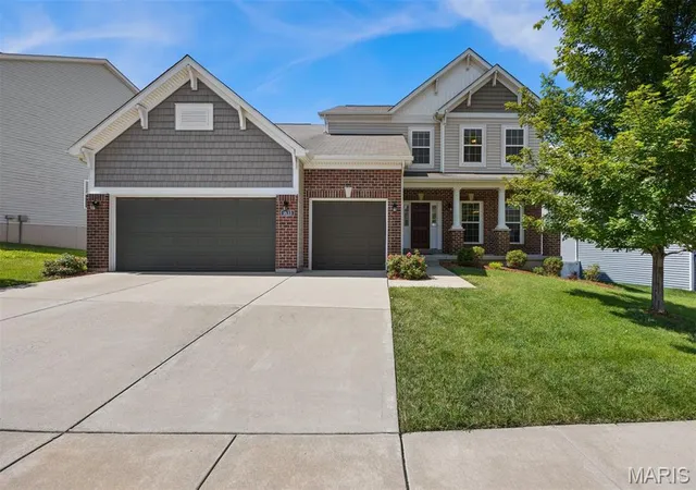 Photo 1 of Single family home for sale at 1633 Willowbrooke Manors Court, Saint Louis, MO 63146 | MLS# MIS26048855 | Listing updated on 2026-09-17