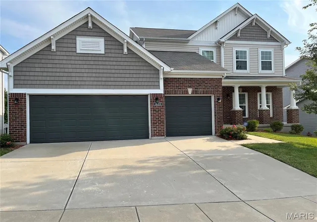 Photo 2 of Single family home for sale at 1633 Willowbrooke Manors Court, Saint Louis, MO 63146 | MLS# MIS26048855 | Listing updated on 2026-09-17