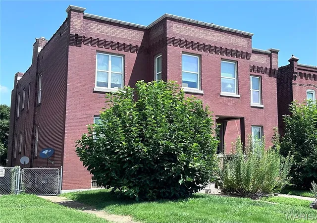 2nd image of 4975 Arsenal St, Saint Louis, MO 63139 | MLS# MIS26048858