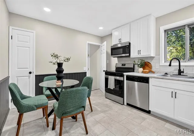Photo 2 of Single family home for sale at 2159 Aristocrat Dr, Florissant, MO 63031 | MLS# MIS26048871 | Listing updated on 2026-09-24