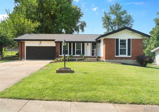 Photo 3 of Sale Pending at 4494 Papal Dr, Florissant, MO 63033 | MLS# MIS26048872 | Listing updated on 2026-08-24