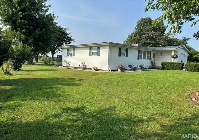 Photo 3 of Single family home for sale at 1927 Hwy 28, Owensville, MO 65066 | MLS# MIS26048874 | Listing updated on 2026-08-12
