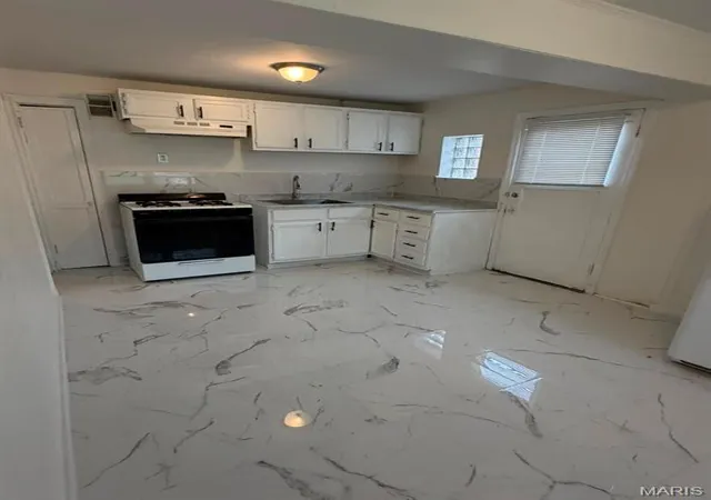 Photo 3 of Sale Pending at 8816 Cozens Ave, Saint Louis, MO 63136 | MLS# MIS26048876 | Listing updated on 2026-08-21