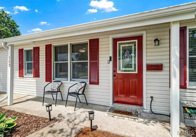 Photo 3 of Sale Pending at 303 Saint Joseph Ave, O Fallon, MO 63366 | MLS# MIS26048877 | Listing updated on 2026-08-20