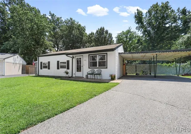 Photo 1 of Sale Pending at 216 Drewel Ct, Eureka, MO 63025 | MLS# MIS26048883 | Listing updated on 2026-09-20