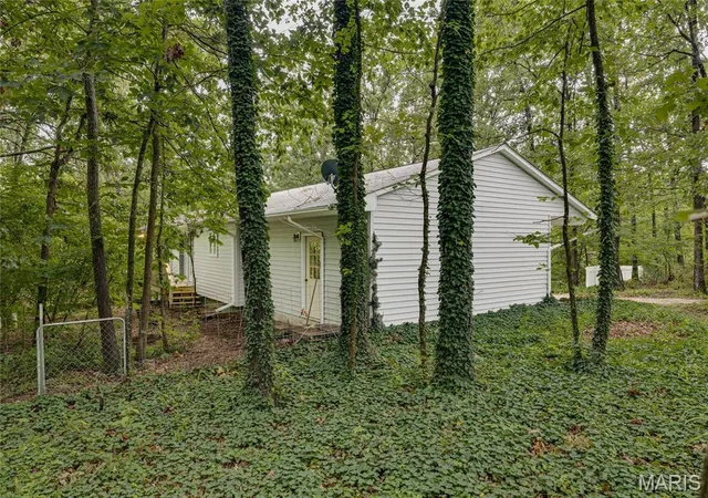 4th image of 1075 Twin Oaks Dr, Doe Run, MO 63637 | MLS# MIS26048889