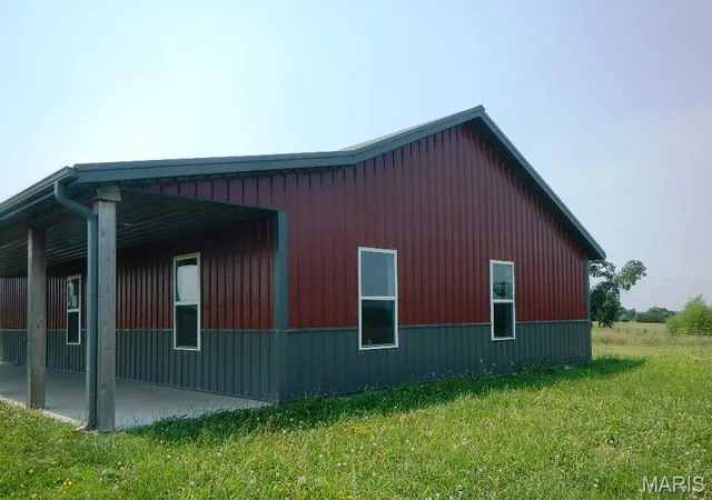 Photo 2 of Single family home for sale at 33642 Hwy 154, Stoutsville, MO 65283 | MLS# MIS26048894 | Listing updated on 2026-07-30