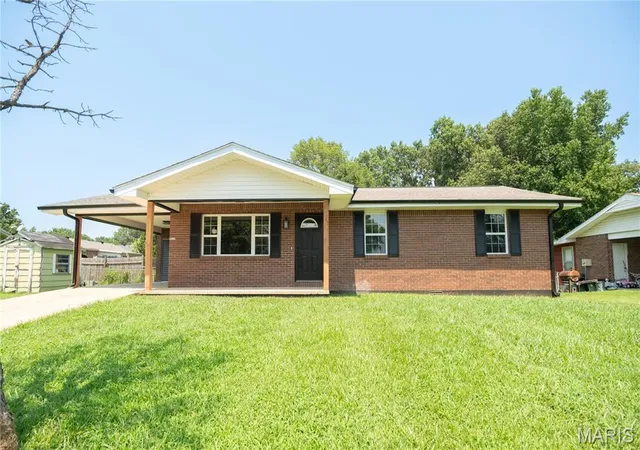 1st image of 2031 Hillsdale Dr, Poplar Bluff, MO 63901 | MLS# MIS26048911