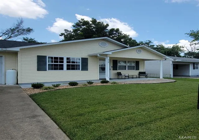 1st image of 318 S Sassafras St, Dexter, MO 63841 | MLS# MIS26048913