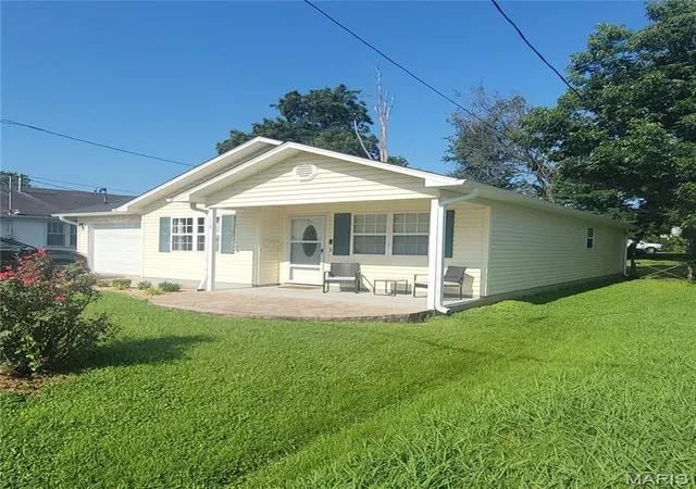 2nd image of 318 S Sassafras St, Dexter, MO 63841 | MLS# MIS26048913