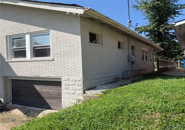 Photo 2 of Single family home for sale at 6706 Stratford Ave, Saint Louis, MO 63121 | MLS# MIS26048920 | Listing updated on 2026-07-31