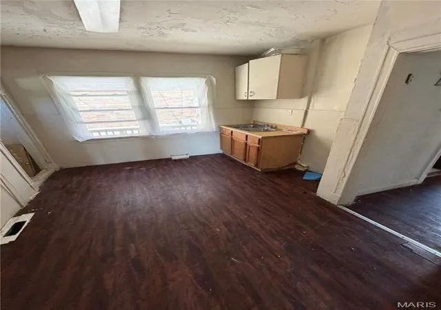 Photo 3 of Single family home for sale at 6706 Stratford Ave, Saint Louis, MO 63121 | MLS# MIS26048920 | Listing updated on 2026-07-31