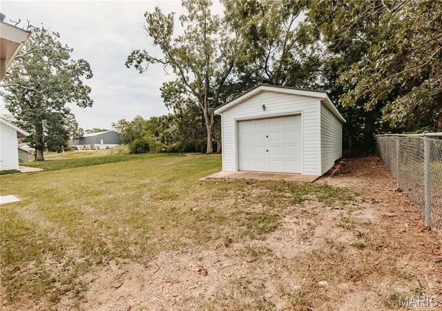Photo 3 of Sale Pending at 505 W 2nd St, Dixon, MO 65459 | MLS# MIS26048922 | Listing updated on 2026-09-18