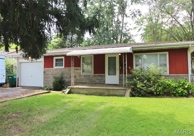 Photo 1 of Single family home for sale at 328 Sauget Ave, East Saint Louis, IL 62206 | MLS# MIS26048925 | Listing updated on 2026-08-13