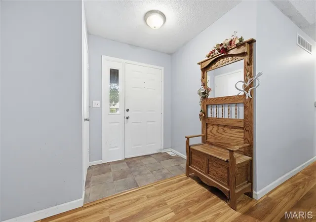 Photo 4 of Single family home for sale at 2553 Tricia Ln, High Ridge, MO 63049 | MLS# MIS26048926 | Listing updated on 2026-09-29