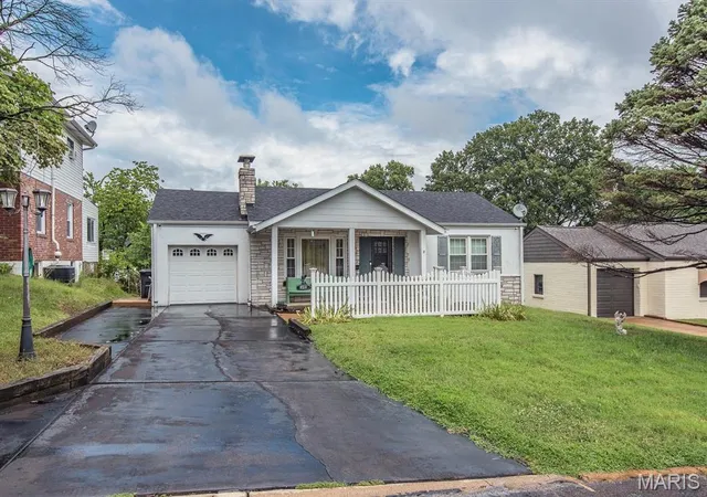 Photo 1 of Sale Pending at 9211 Alpine Dr, Saint Louis, MO 63123 | MLS# MIS26048930 | Listing updated on 2026-09-04
