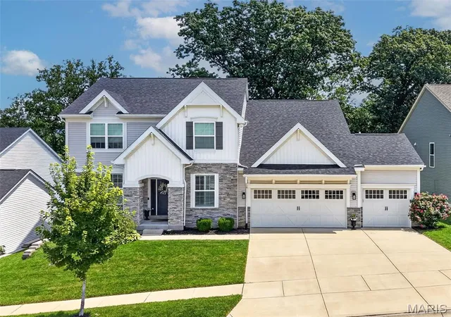 Photo 1 of Single family home for sale at 854 Nardin Dr, Chesterfield, MO 63017 | MLS# MIS26048933 | Listing updated on 2026-09-02