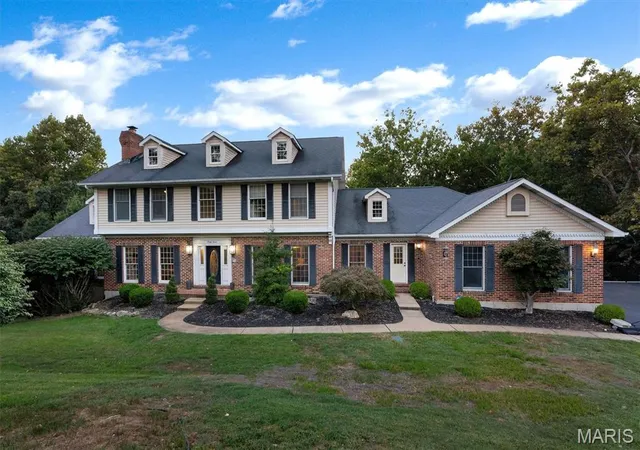 Photo 1 of Sale Pending at 37 Kennerly Manor Dr, Saint Louis, MO 63128 | MLS# MIS26048947 | Listing updated on 2026-09-15