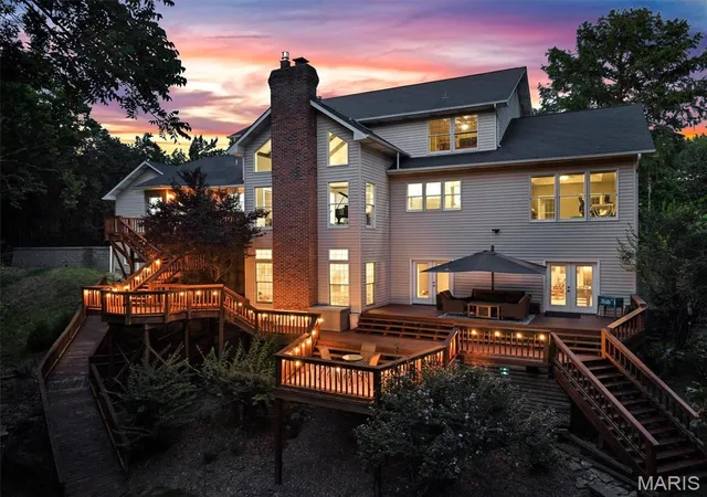 Photo 2 of Sale Pending at 37 Kennerly Manor Dr, Saint Louis, MO 63128 | MLS# MIS26048947 | Listing updated on 2026-09-15