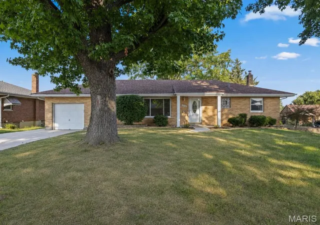 Photo 1 of Sale Pending at 9228 Kenstan Ct, Saint Louis, MO 63123 | MLS# MIS26048956 | Listing updated on 2026-08-11