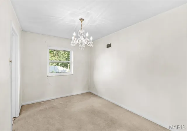 Photo 4 of Sale Pending at 9228 Kenstan Ct, Saint Louis, MO 63123 | MLS# MIS26048956 | Listing updated on 2026-08-11