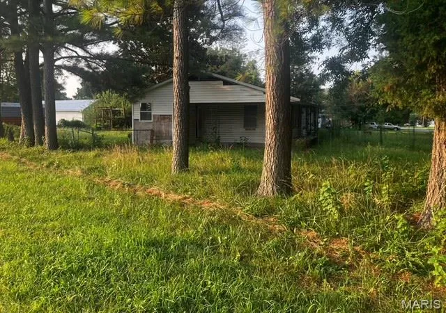 2nd image of 504 S 6th Street, Lilbourn, MO 63862 | MLS# MIS26048958