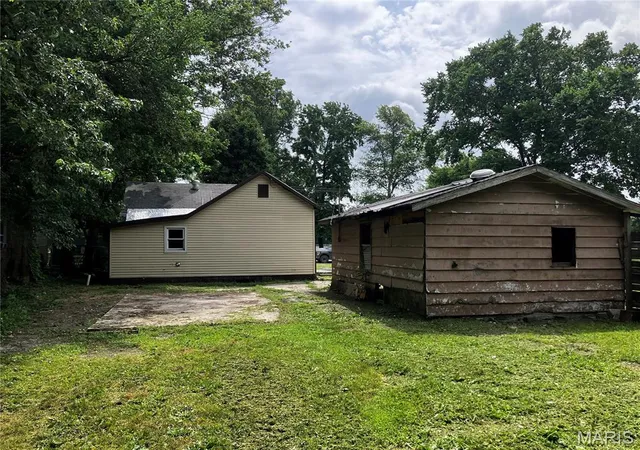 Photo 12 of Single family home for sale at 205 S Walnut St, Du Quoin, IL 62832 | MLS# MIS26048961 | Listing updated on 2026-07-30