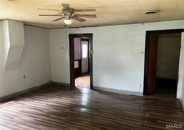 Photo 3 of Single family home for sale at 205 S Walnut St, Du Quoin, IL 62832 | MLS# MIS26048961 | Listing updated on 2026-07-30