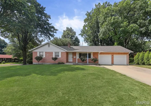 1st image of 441 Clearview Dr, Belleville, IL 62223 | MLS# MIS26048967