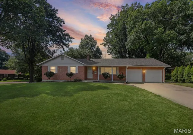 2nd image of 441 Clearview Dr, Belleville, IL 62223 | MLS# MIS26048967