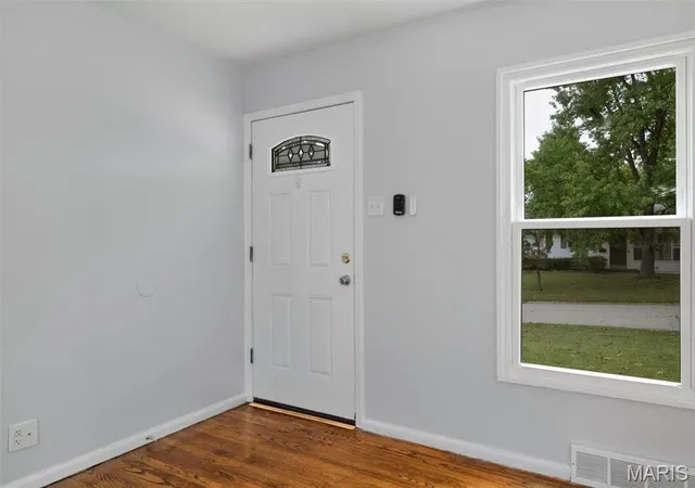 Photo 3 of Single family home for sale at 6320 Ashbury Dr, Saint Louis, MO 63123 | MLS# MIS26048973 | Listing updated on 2026-10-09
